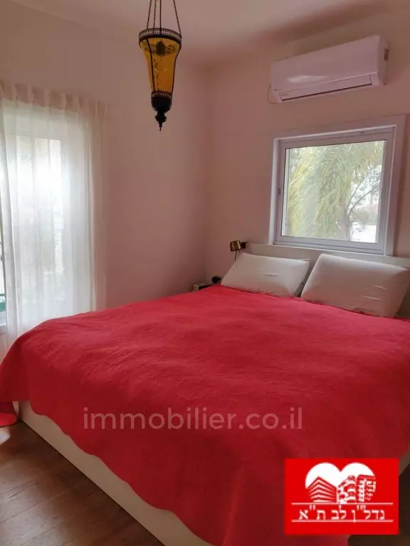 Apartment 4 rooms Tel Aviv quarter of the sea 291-IBL-757