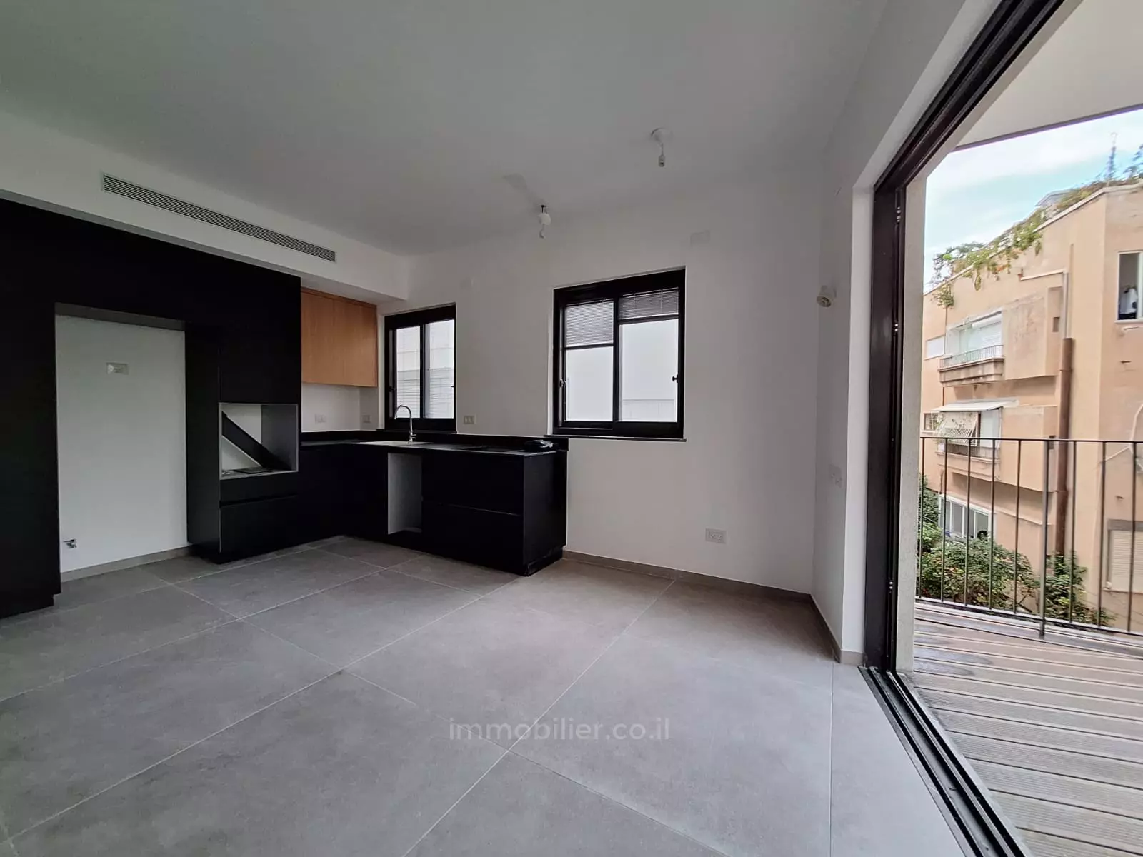 Apartment 3 Rooms Tel Aviv quarter of the sea 291-IBL-796