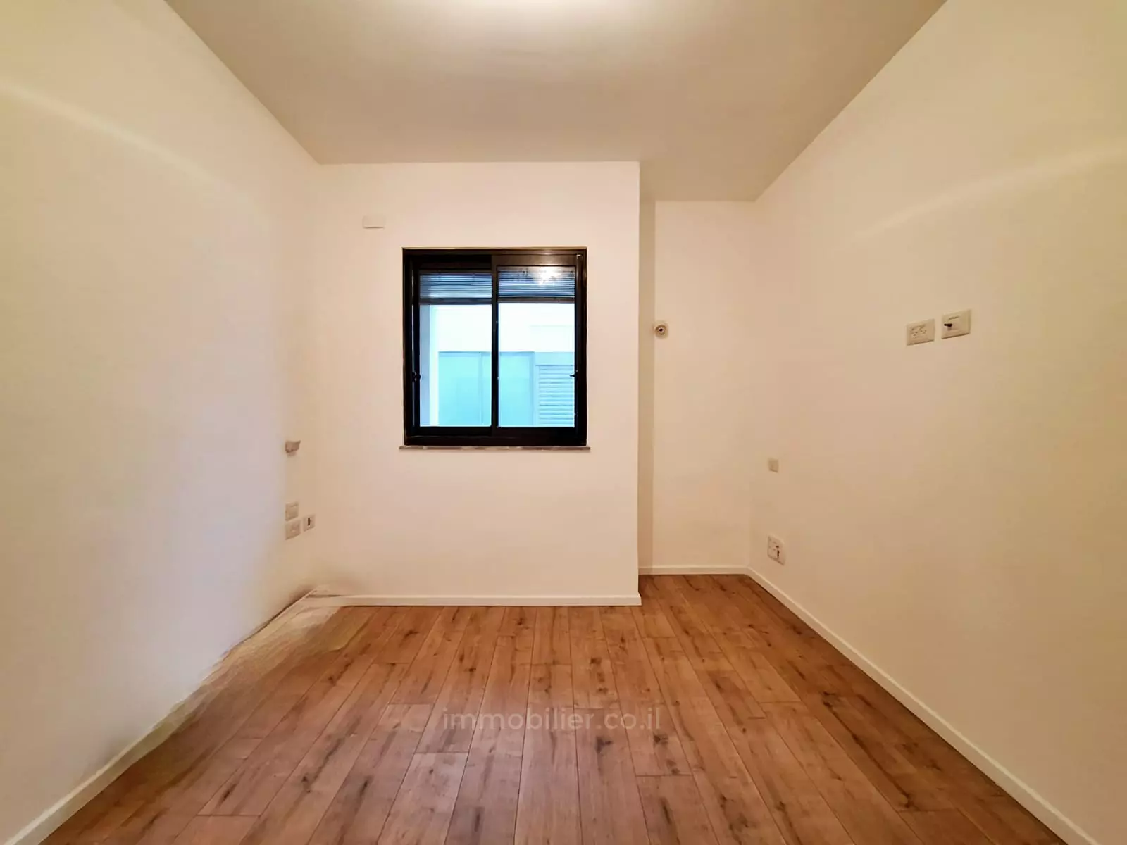 Apartment 3 Rooms Tel Aviv quarter of the sea 291-IBL-796