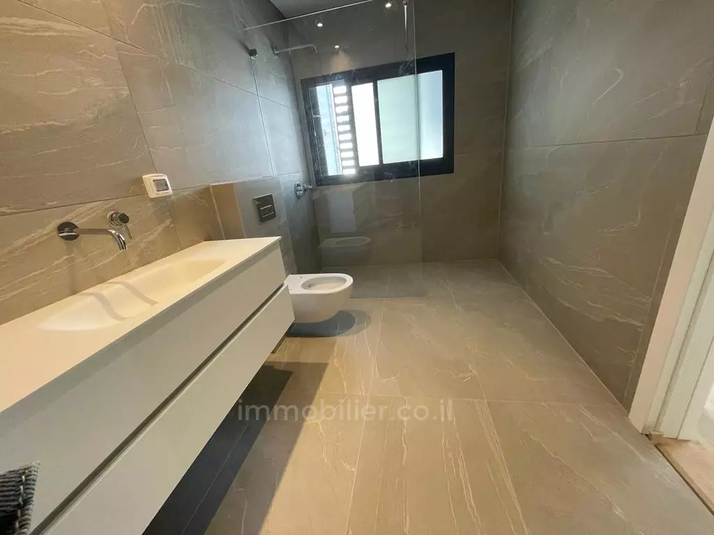 Apartment 5 Rooms Tel Aviv Ramat Aviv 291-IBL-803