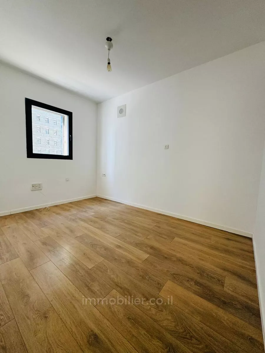  4 Rooms Tel Aviv Sarona 291-IBL-810