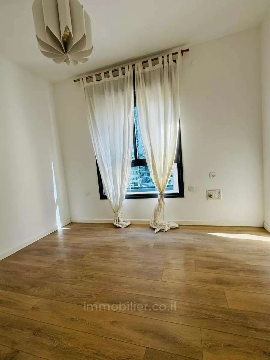  4 Rooms Tel Aviv Sarona 291-IBL-810