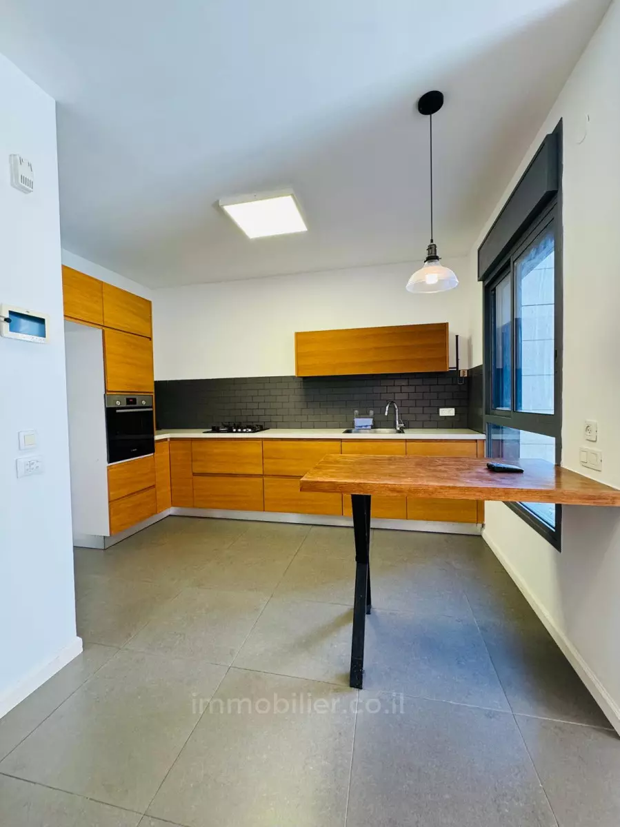  4 Rooms Tel Aviv Sarona 291-IBL-810