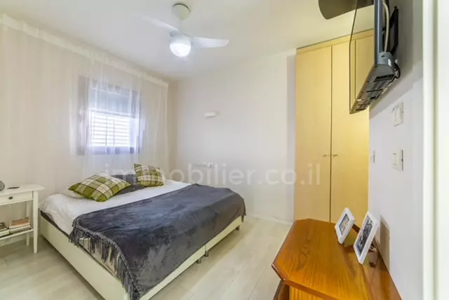 Apartment 6 rooms Ramat Asharon City center 291-IBL-812