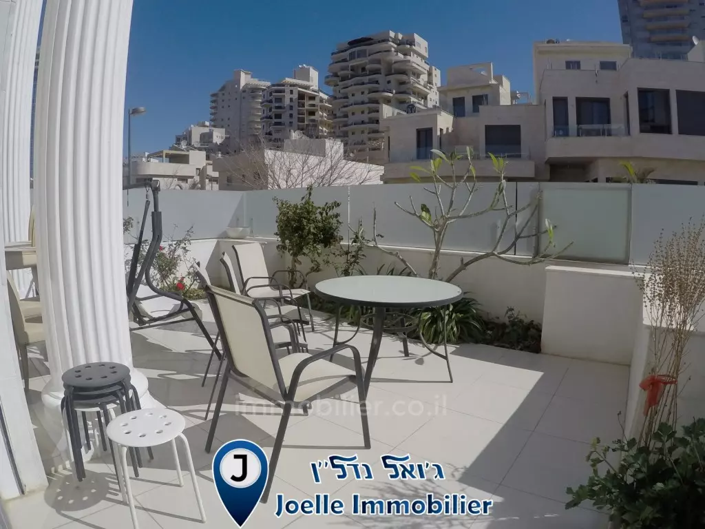 Villa 6 rooms Netanya Nat 600 316-IBL-1042