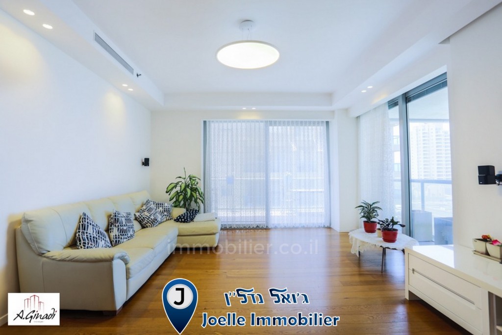 Apartment 4 Rooms Netanya Nat 600 316-IBL-1078