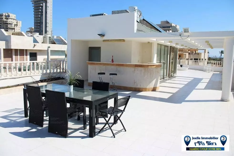 Villa 5 rooms Netanya Nat 600 316-IBL-1415