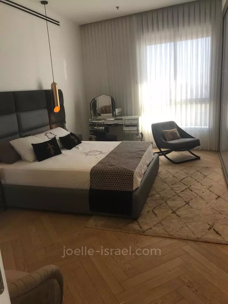 Penthouse 6 rooms Netanya Nat 600 316-IBL-1437