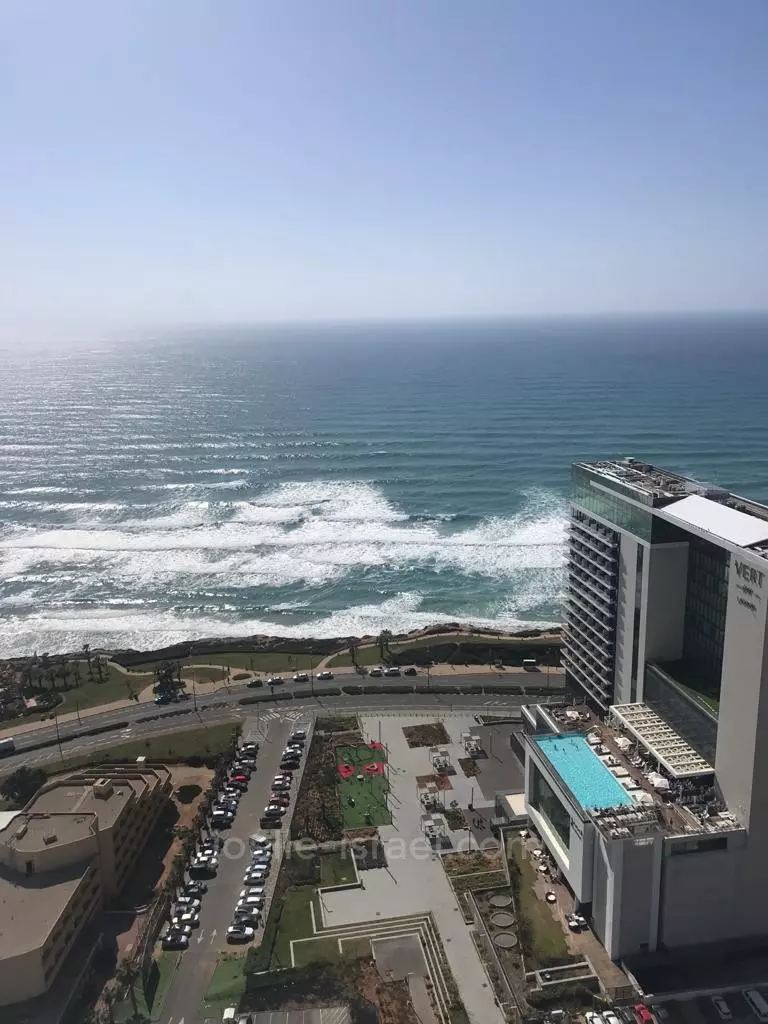 Penthouse 6 rooms Netanya Nat 600 316-IBL-1437