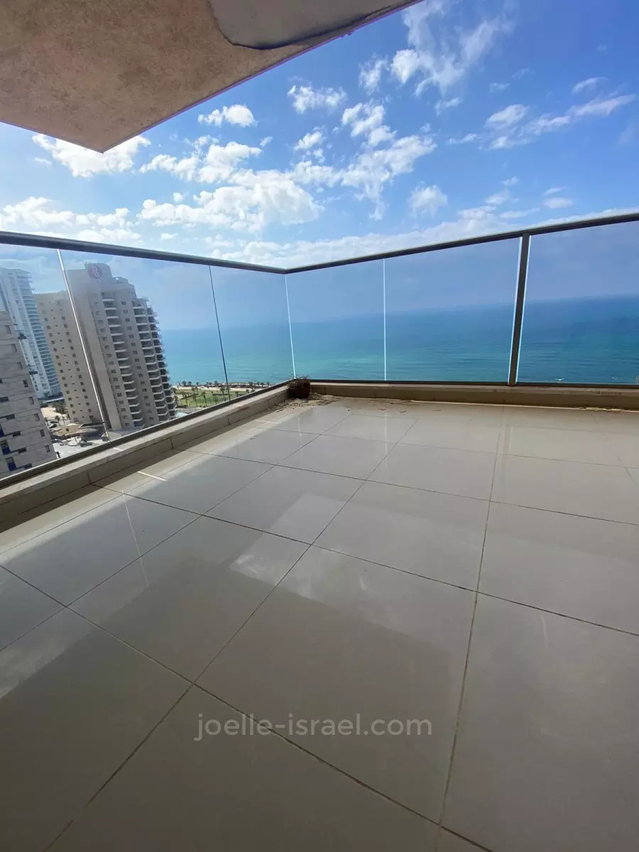 Apartment 5 rooms Netanya Nat 600 316-IBL-1514