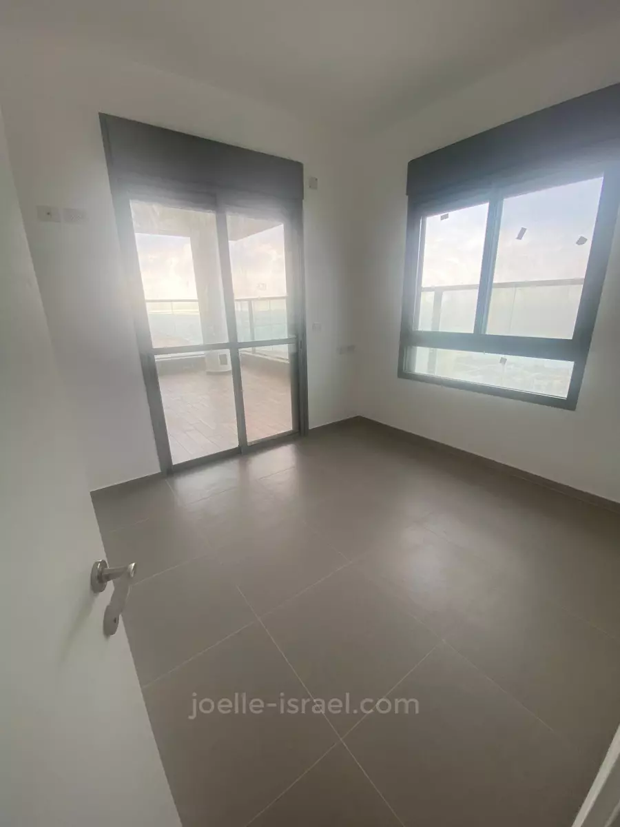 Apartment 5 rooms Netanya Nat 600 316-IBL-1564