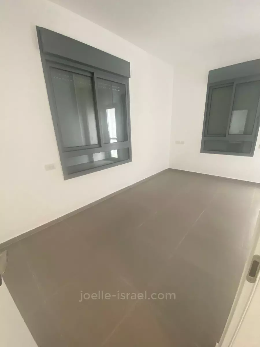 Apartment 5 rooms Netanya Nat 600 316-IBL-1564