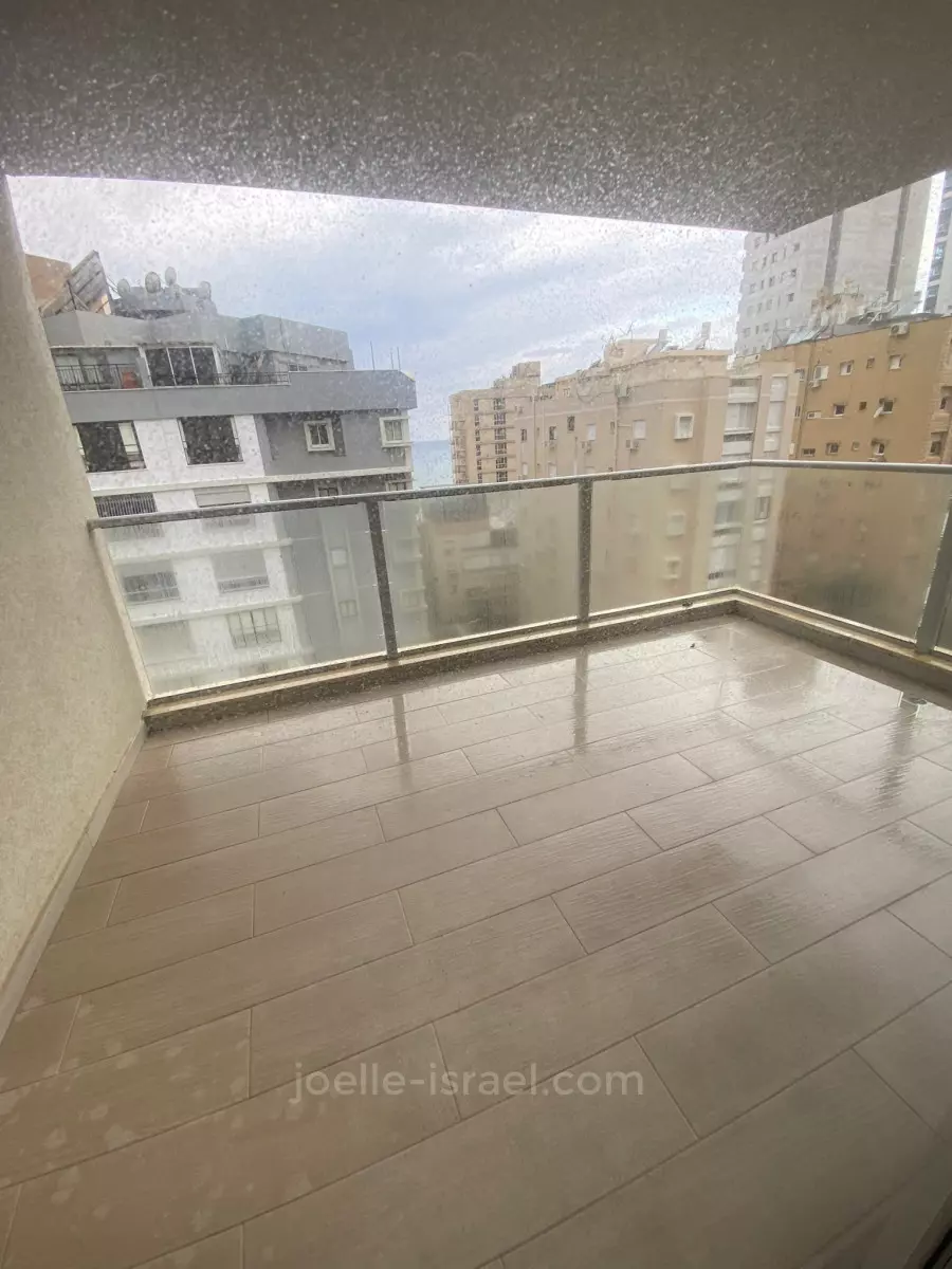 Apartment 5 rooms Netanya Kikar 316-IBL-1575