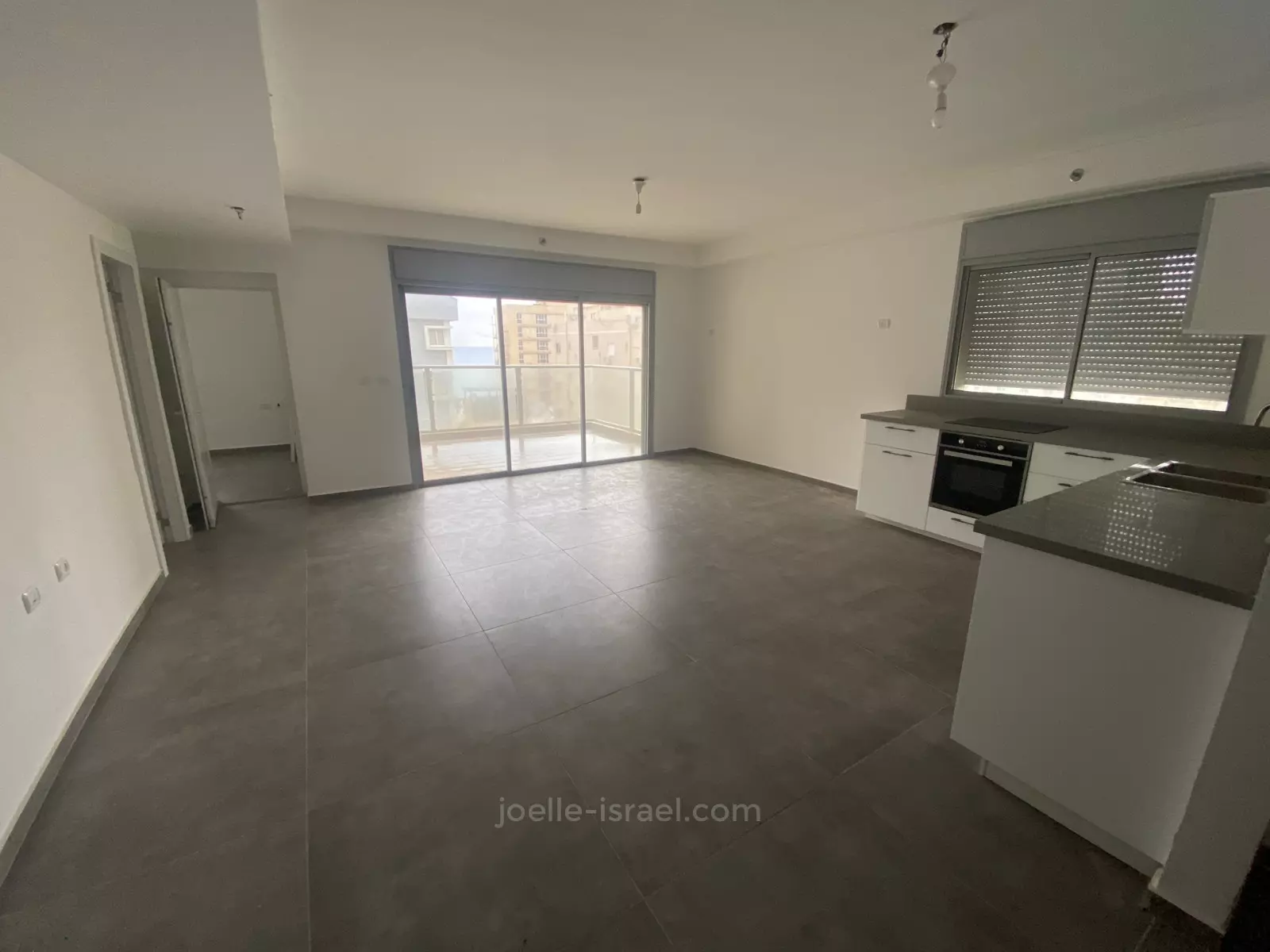 Apartment 5 rooms Netanya Kikar 316-IBL-1575