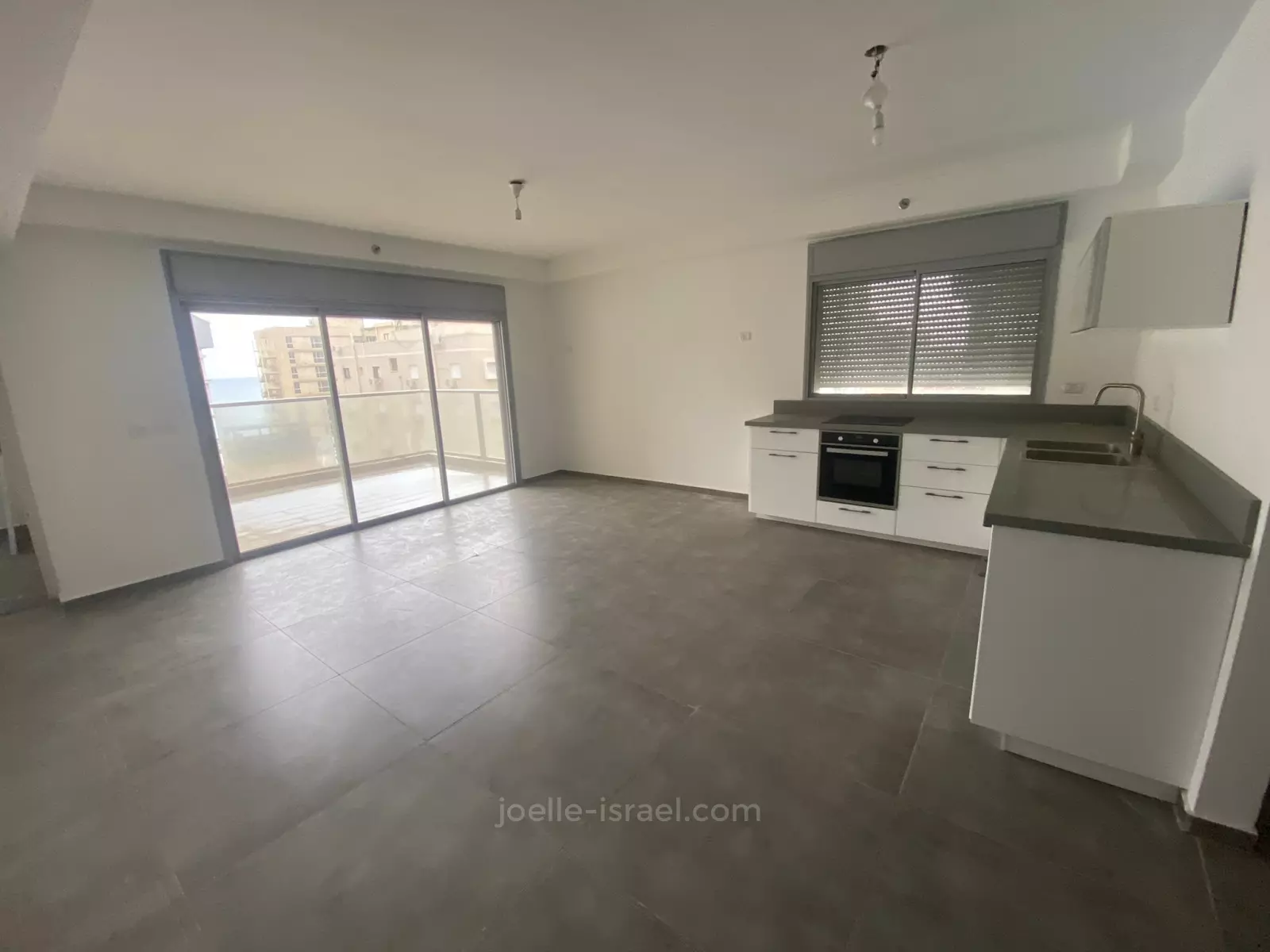 Apartment 5 rooms Netanya Kikar 316-IBL-1575