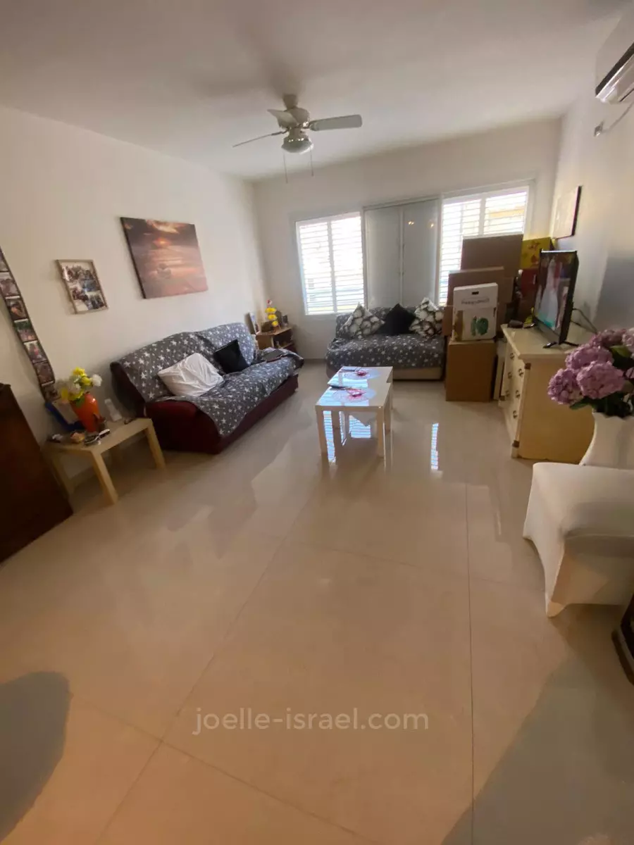 Apartment 4 rooms Netanya Kikar 316-IBL-1580