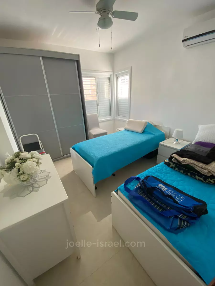 Apartment 4 rooms Netanya Kikar 316-IBL-1580