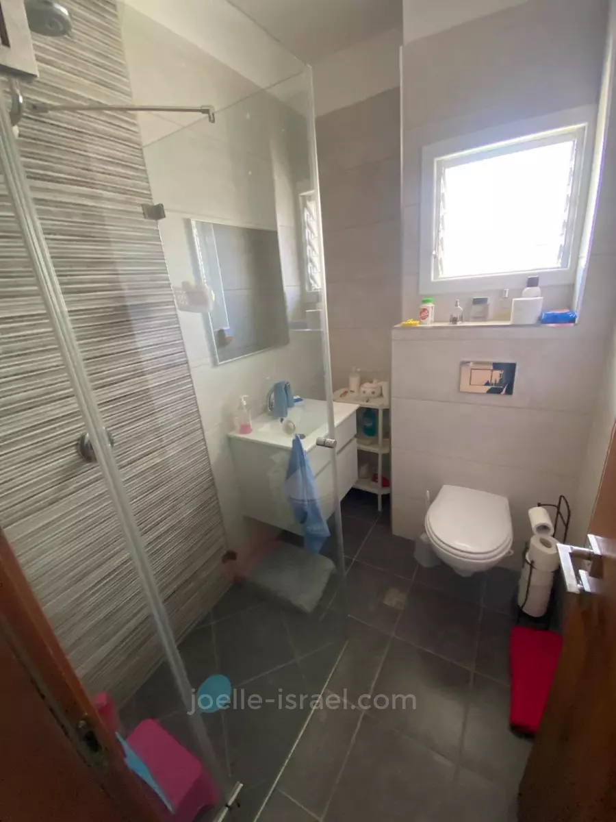 Apartment 4 rooms Netanya Kikar 316-IBL-1580