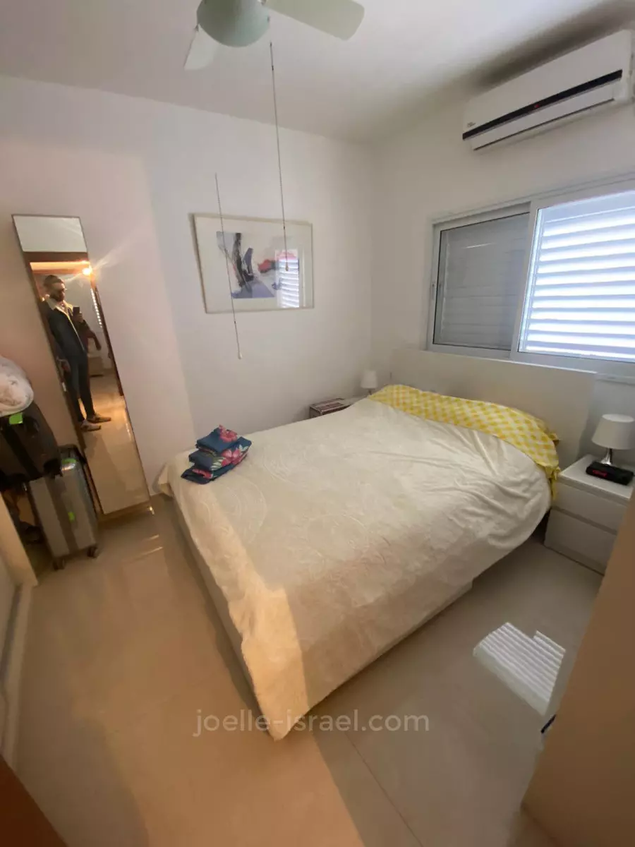 Apartment 4 rooms Netanya Kikar 316-IBL-1580