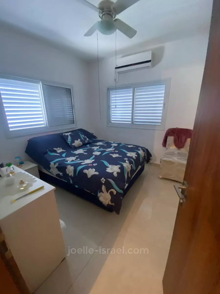 Apartment 4 rooms Netanya Kikar 316-IBL-1580