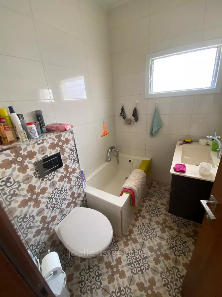 Apartment 4 rooms Netanya Kikar 316-IBL-1580