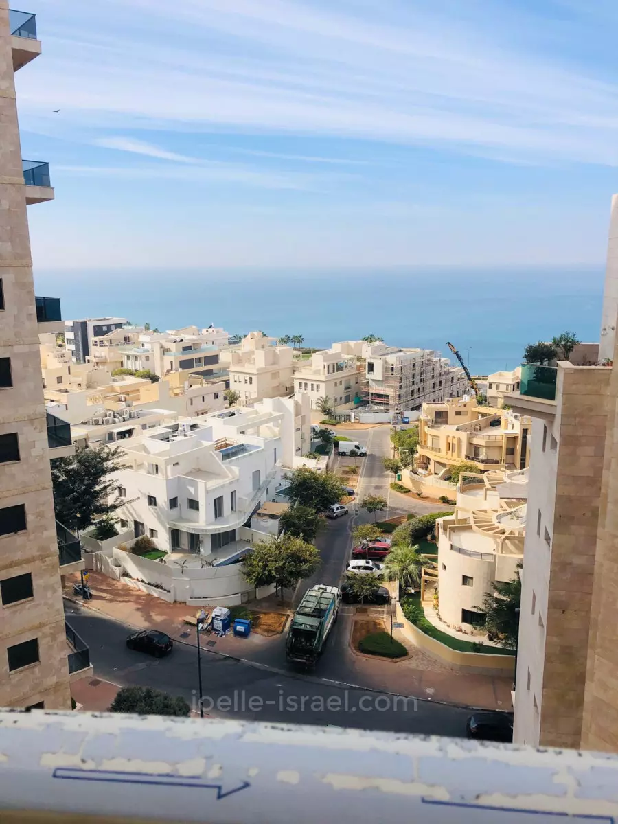 Apartment 5 rooms Netanya Nat 600 316-IBL-1588