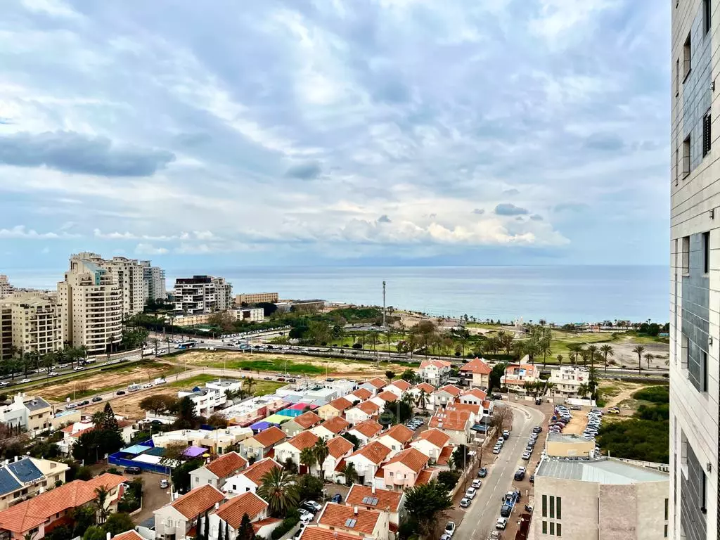 Apartment 4 rooms Netanya Nat 600 316-IBL-1589