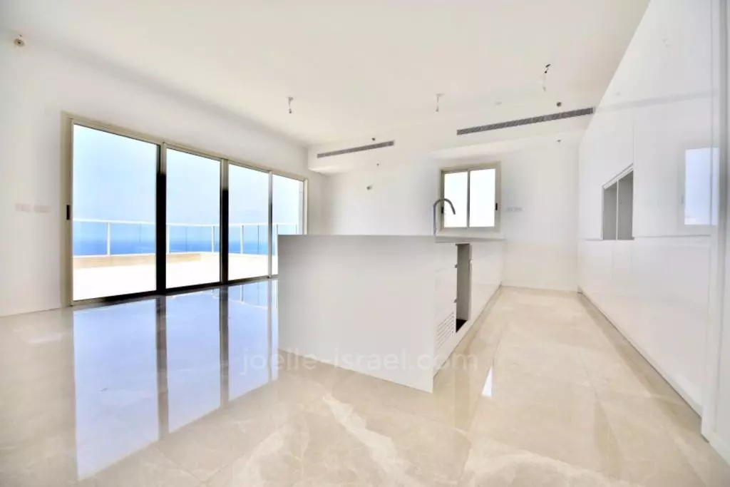 Penthouse 7 rooms Netanya Nat 600 316-IBL-1600