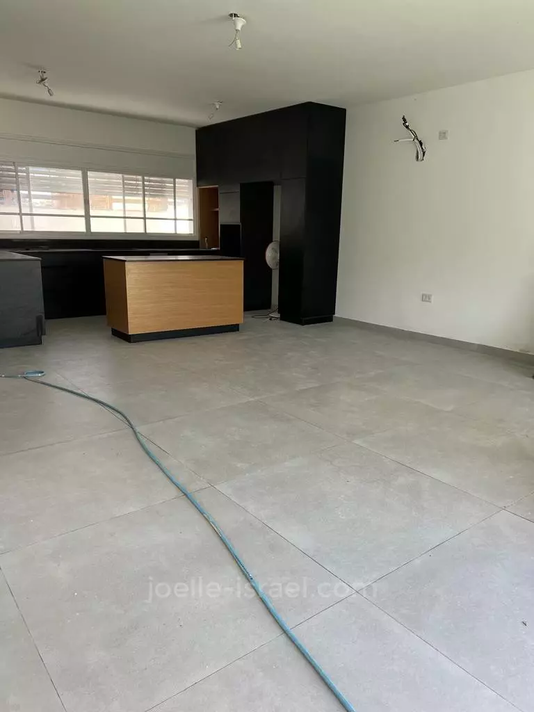 Ground floor 5.5 rooms Netanya Pardes Hagdoud 316-IBL-1602