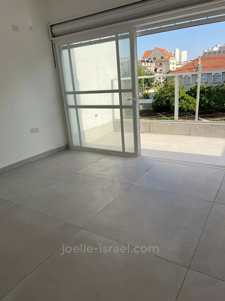 Ground floor 5.5 rooms Netanya Pardes Hagdoud 316-IBL-1602