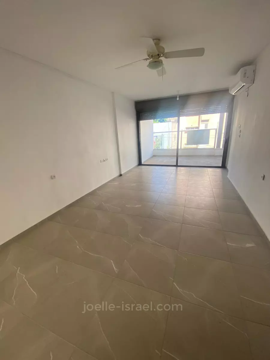 Apartment 4.5 rooms Netanya City center 316-IBL-1609