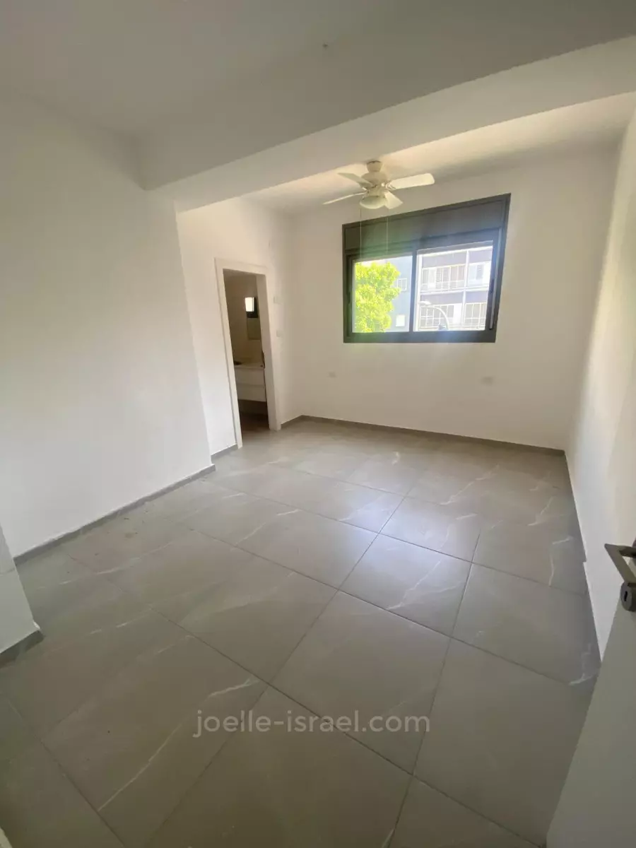 Apartment 4.5 rooms Netanya City center 316-IBL-1609