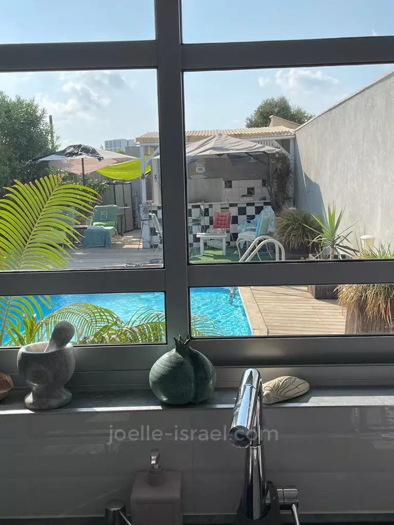 Villa 6 rooms Netanya Ein Hatechelet 316-IBL-1621