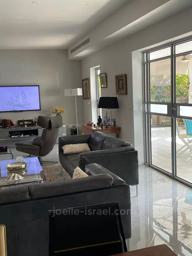 Villa 6 rooms Netanya Ein Hatechelet 316-IBL-1621