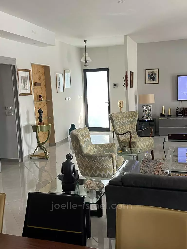 Villa 6 rooms Netanya Ein Hatechelet 316-IBL-1621