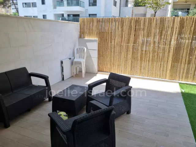 Rent Ground floor Netanya