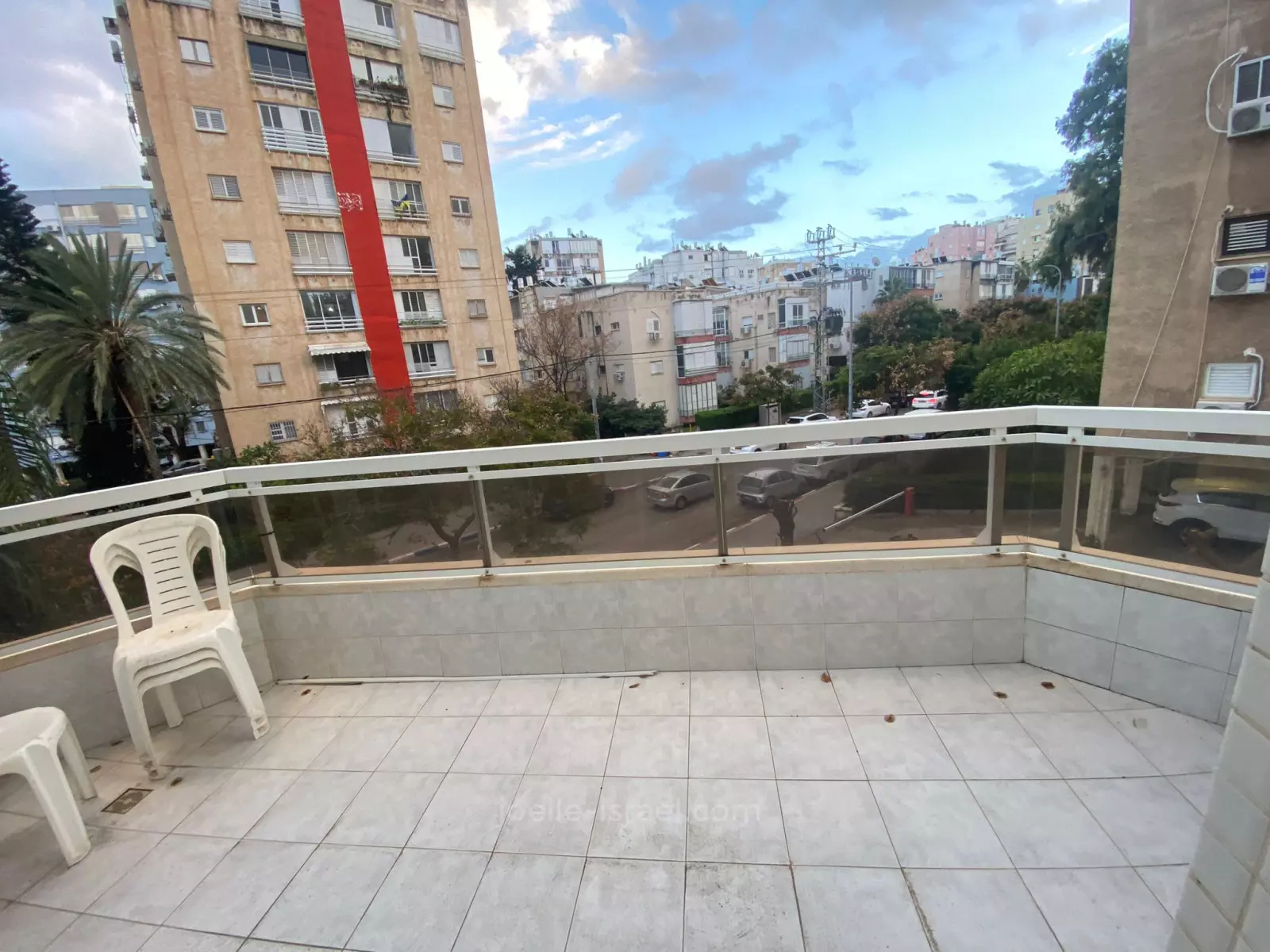 Apartment 4.5 rooms Netanya Kikar 316-IBL-1643