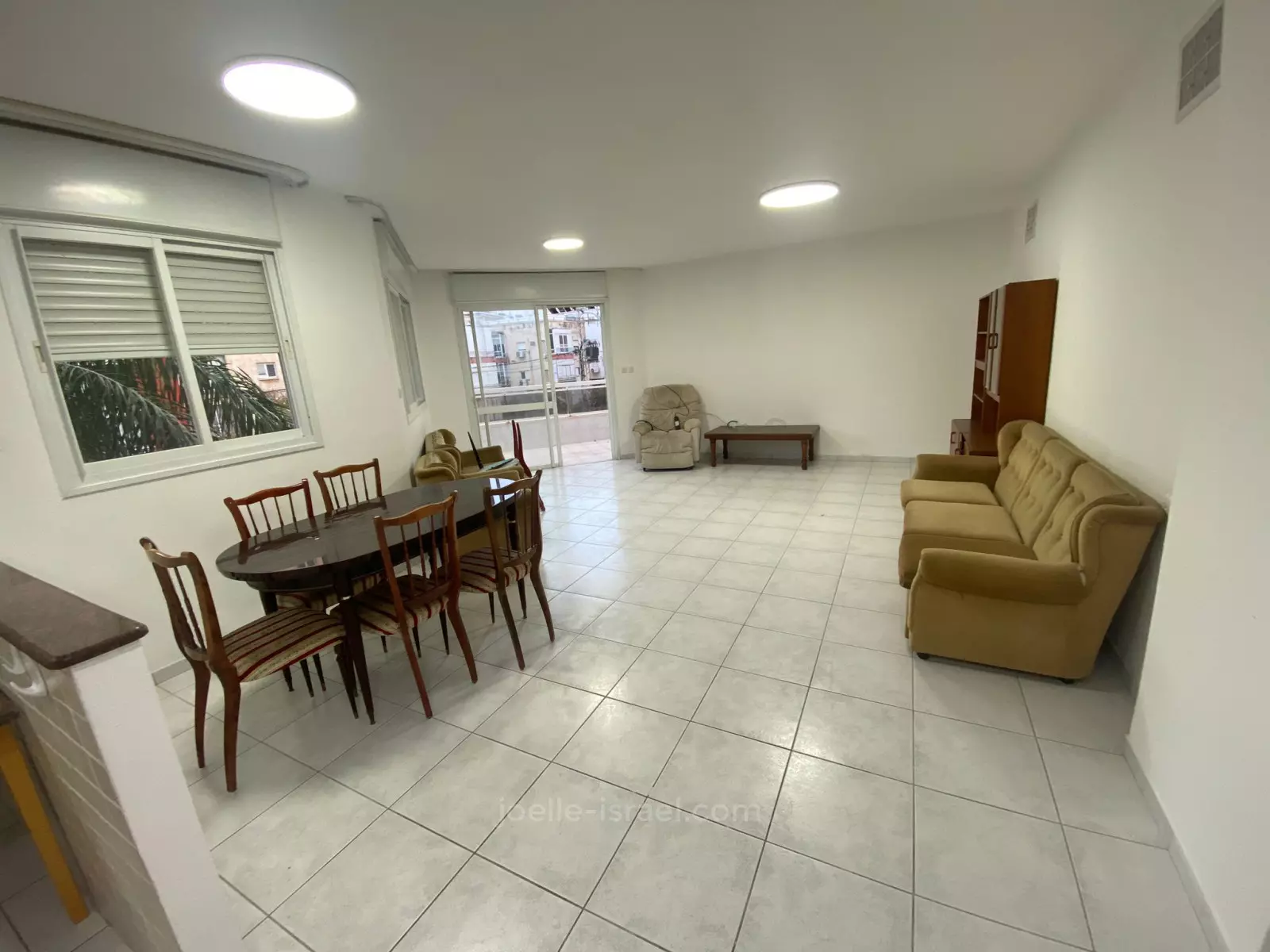 Apartment 4.5 rooms Netanya Kikar 316-IBL-1643