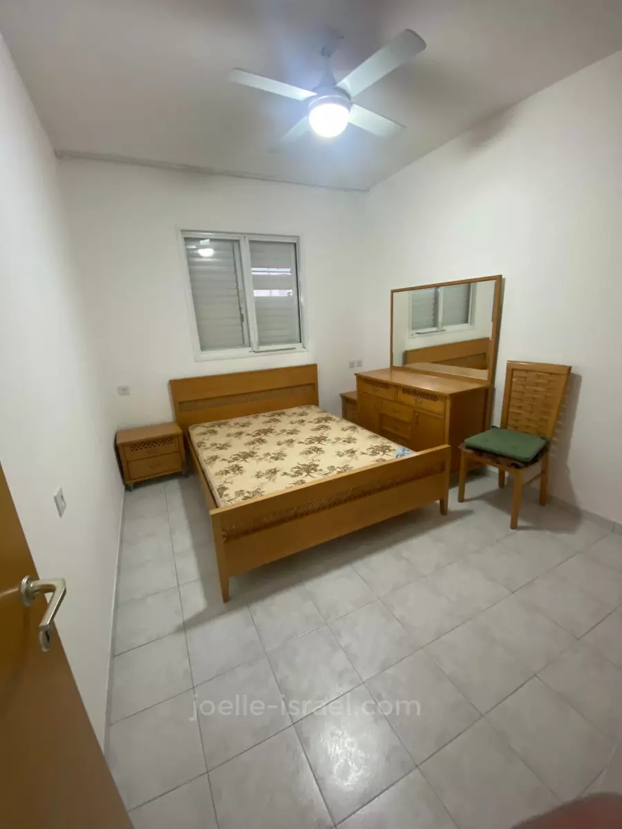 Apartment 4.5 rooms Netanya Kikar 316-IBL-1643