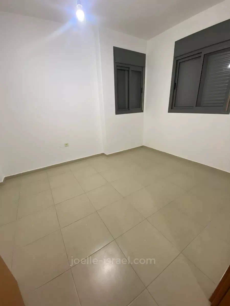 Ground floor 4 rooms Netanya Nat 600 316-IBL-1650