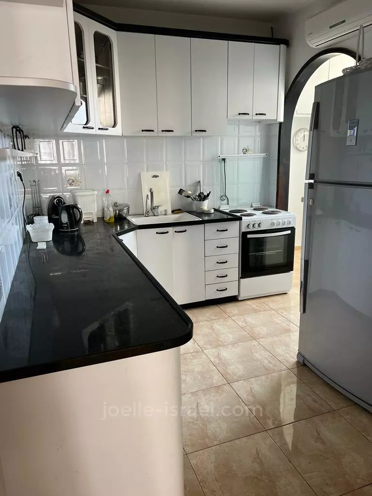 Apartment 4 rooms Netanya Kikar 316-IBL-1662