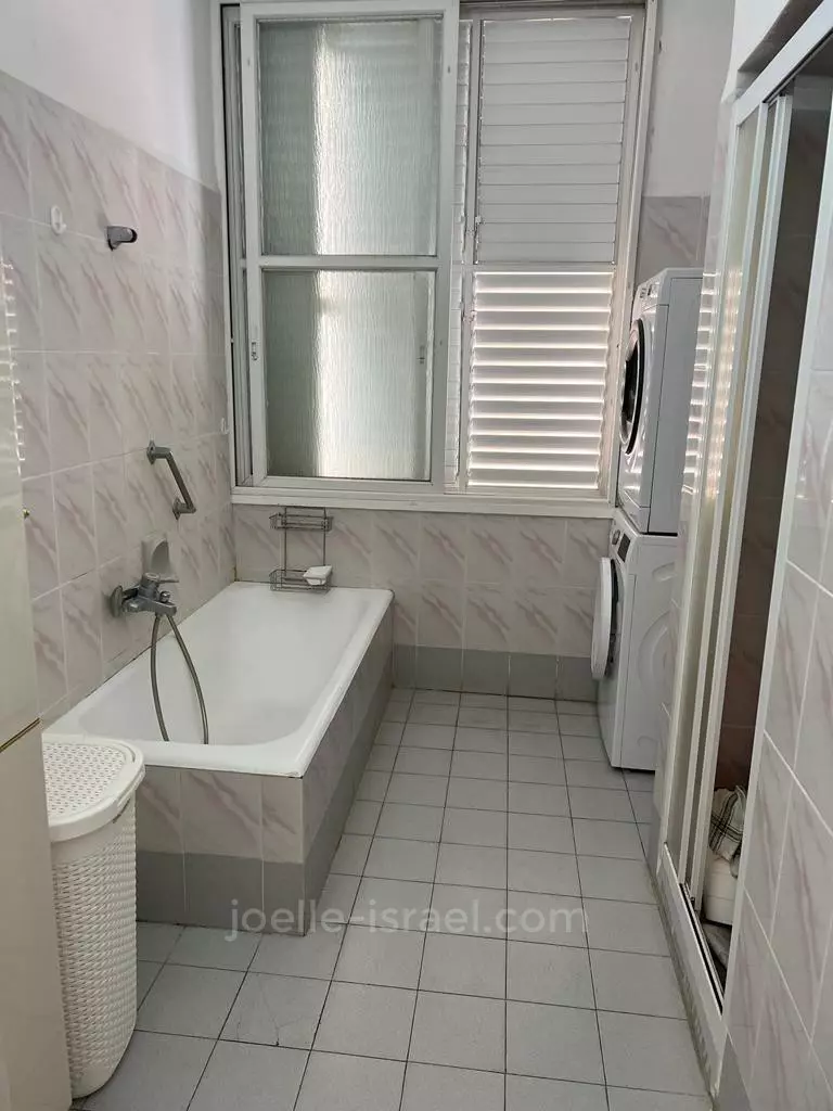 Apartment 4 rooms Netanya Kikar 316-IBL-1662