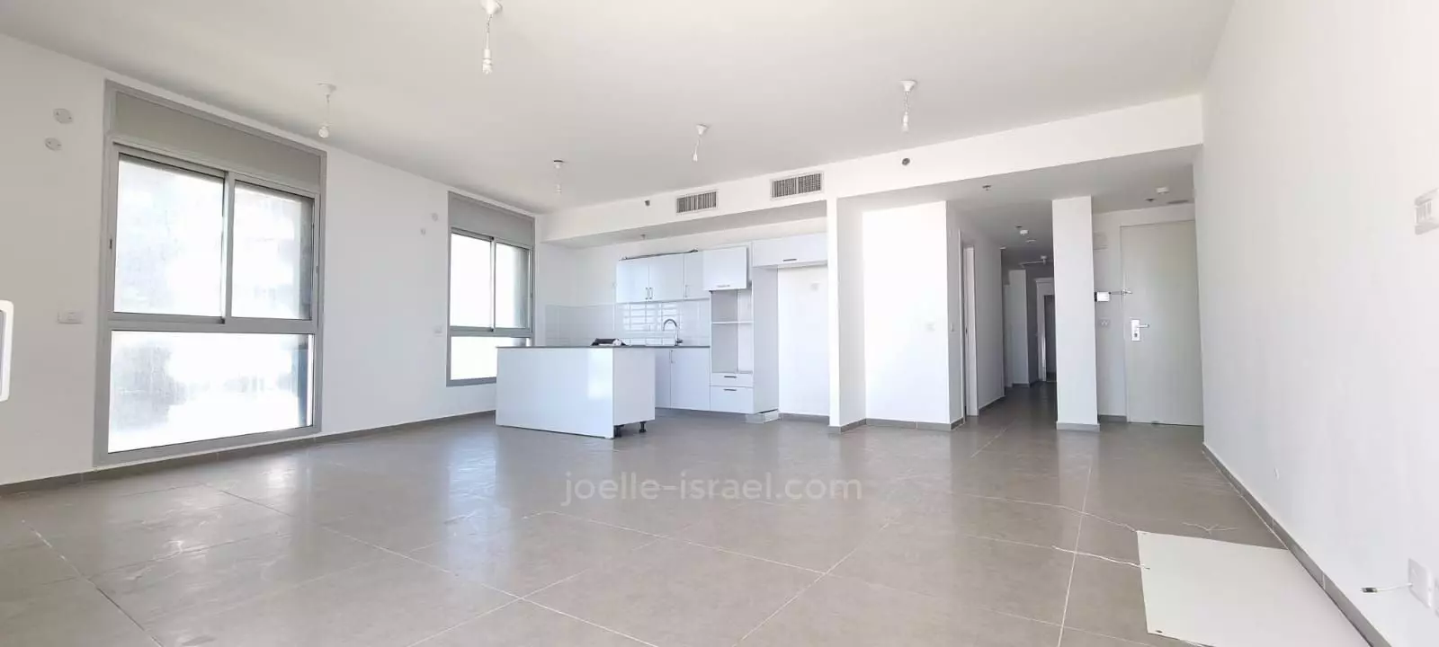 Apartment 4 rooms Netanya Nat 600 316-IBL-1668