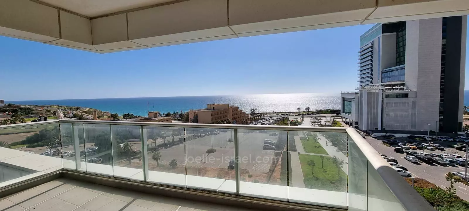 Apartment 4 rooms Netanya Nat 600 316-IBL-1668