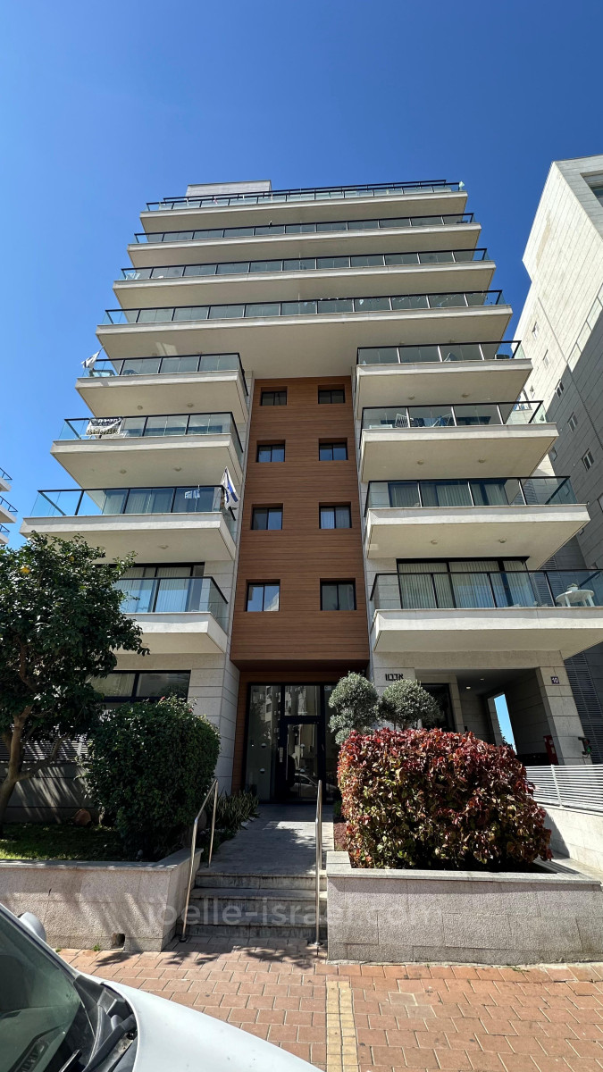 Apartment 4 Rooms Netanya City center 316-IBL-1671