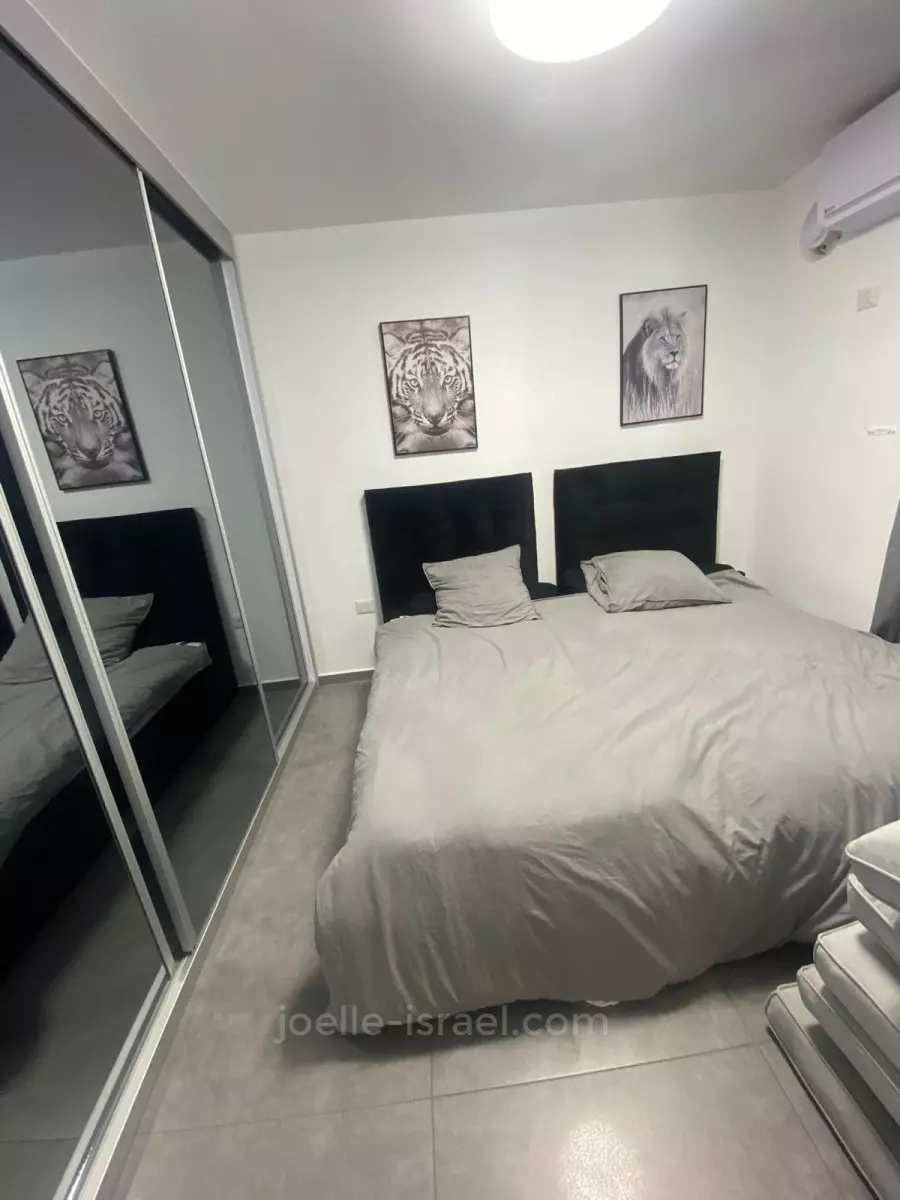 Apartment 5 rooms Netanya Kikar 316-IBL-1678