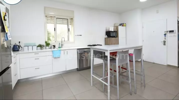 Apartment 5 rooms Netanya City center 316-IBL-1684