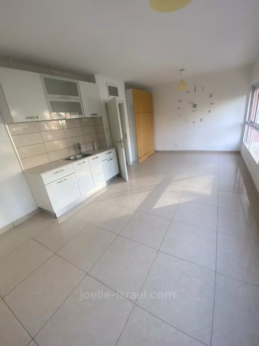 Apartment 3 Rooms Netanya City center 316-IBL-1705