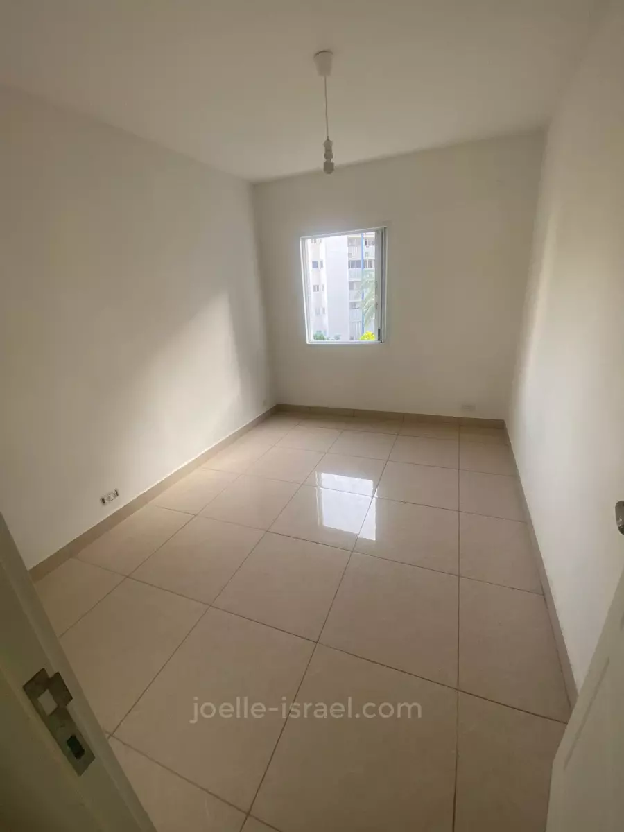 Apartment 3 Rooms Netanya City center 316-IBL-1705