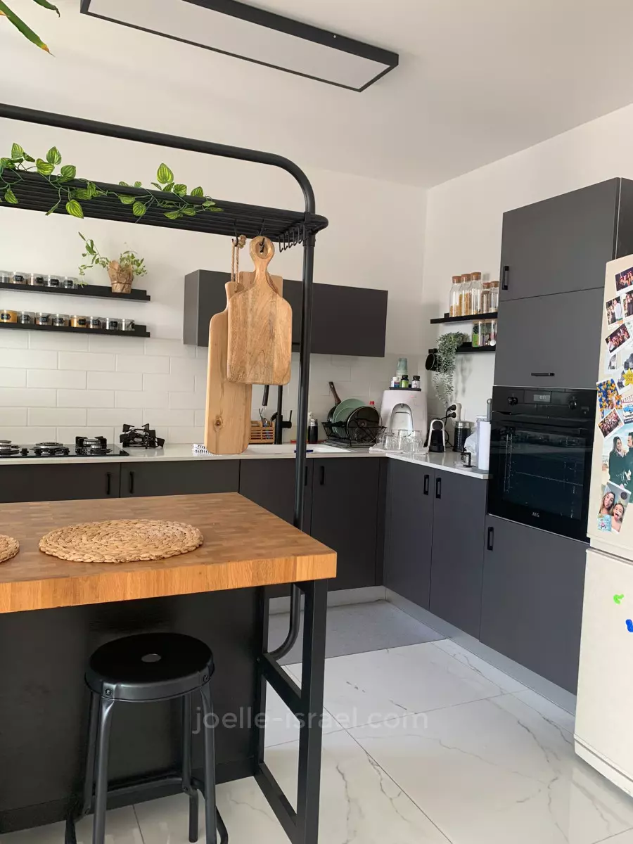 Apartment 3 Rooms Netanya Kikar 316-IBL-1709